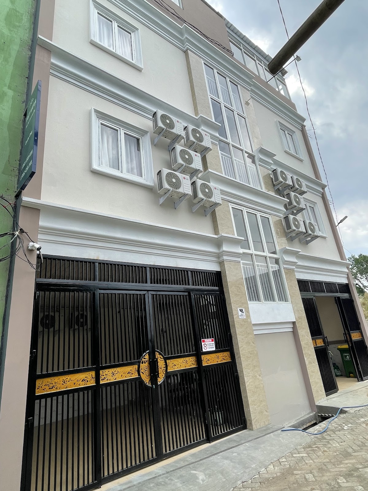 KOST NAYLA — kontrakan di makassar