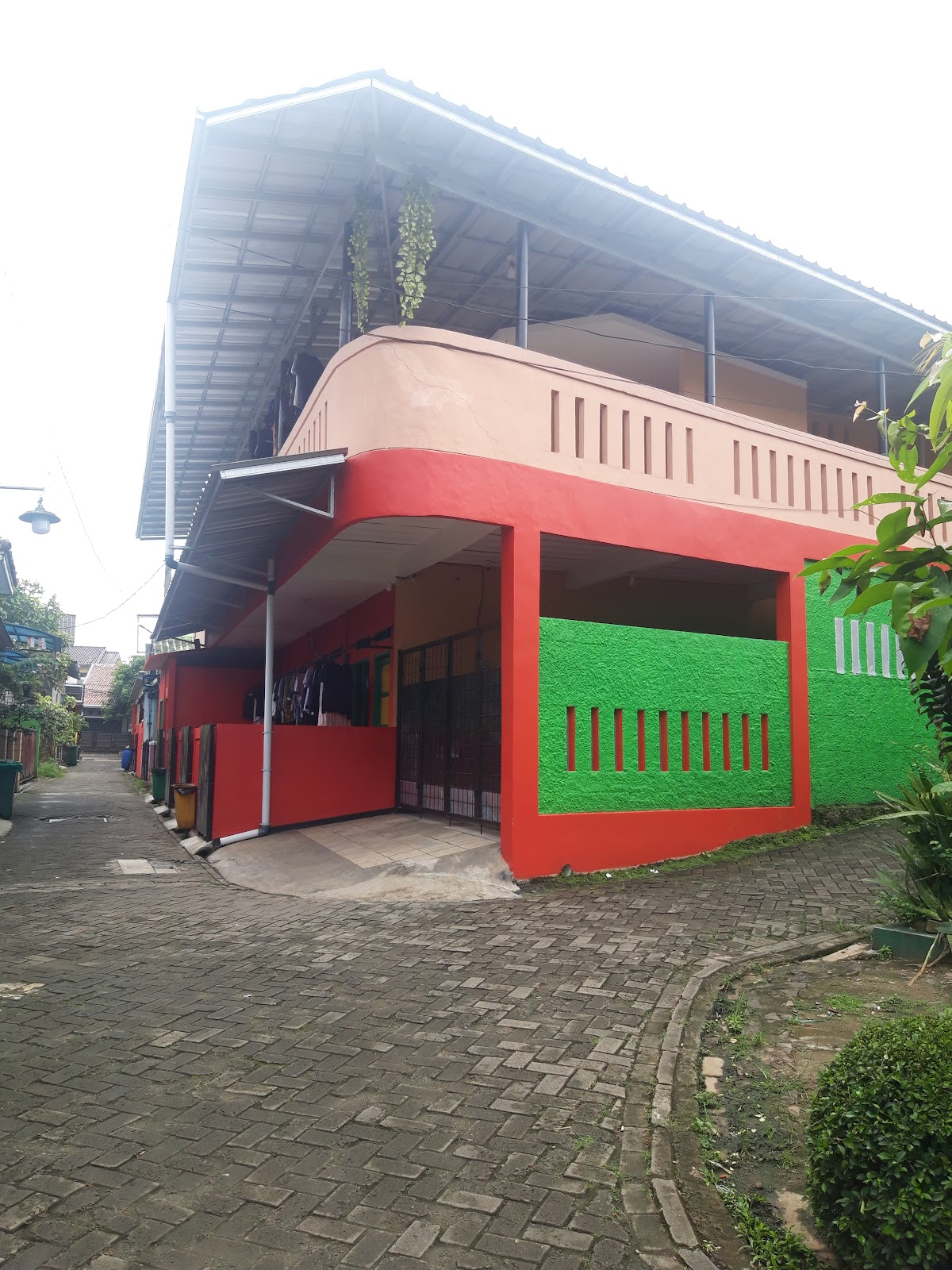 KONTRAKAN MERAH ( Petakan / Di sewakan 1.rumah) — kontrakan di tangerang