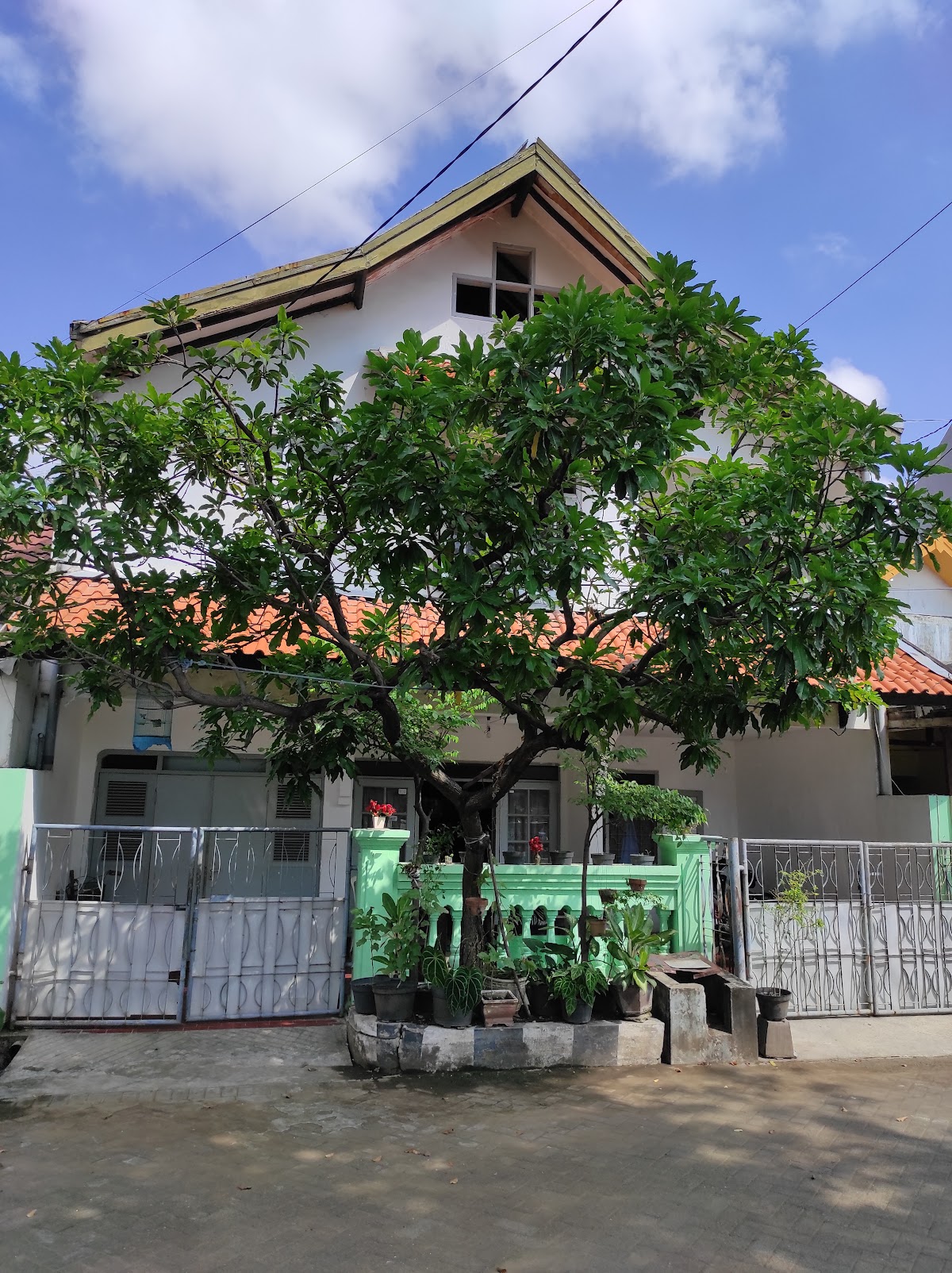 Kost Ibu Tri Wisma Permai Tengah (Kost Putra) — kos di surabaya