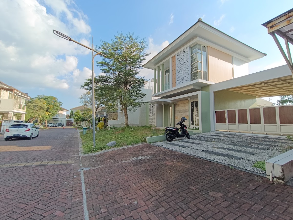 Properti terkait