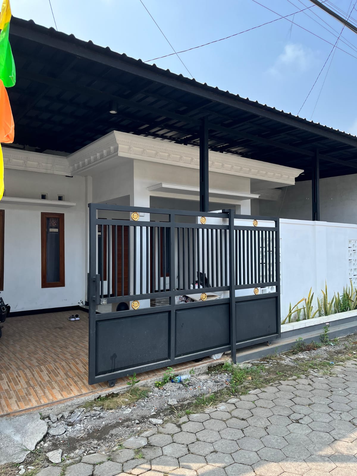 Properti terkait