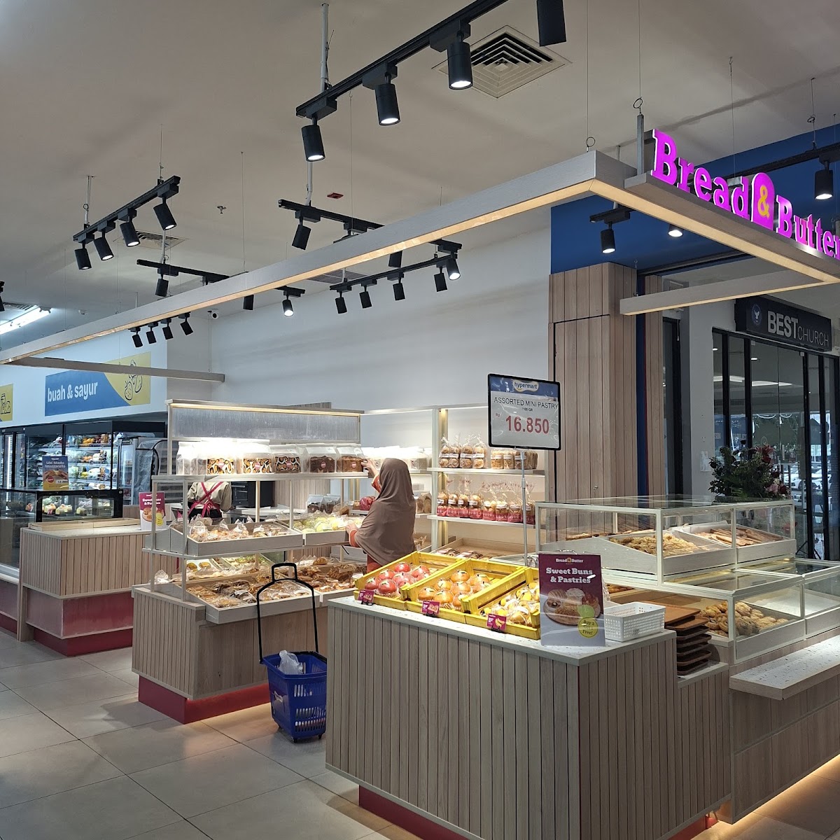 Bread and Butter - Living Plaza Sawojajar - foto properti sewa