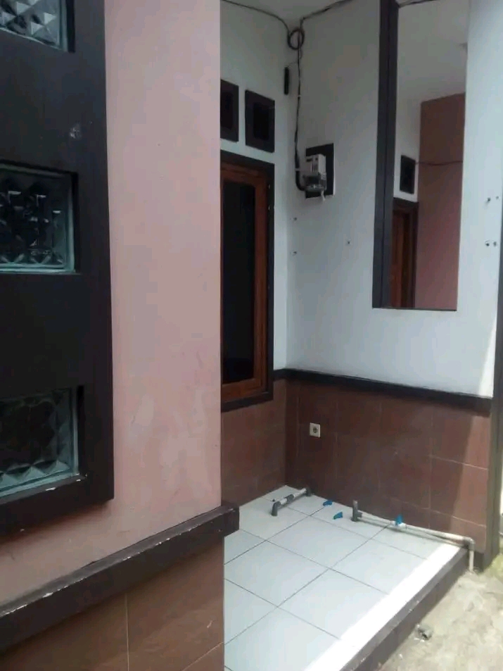 kontrakan Ariel Aryo — kontrakan di sukajadi