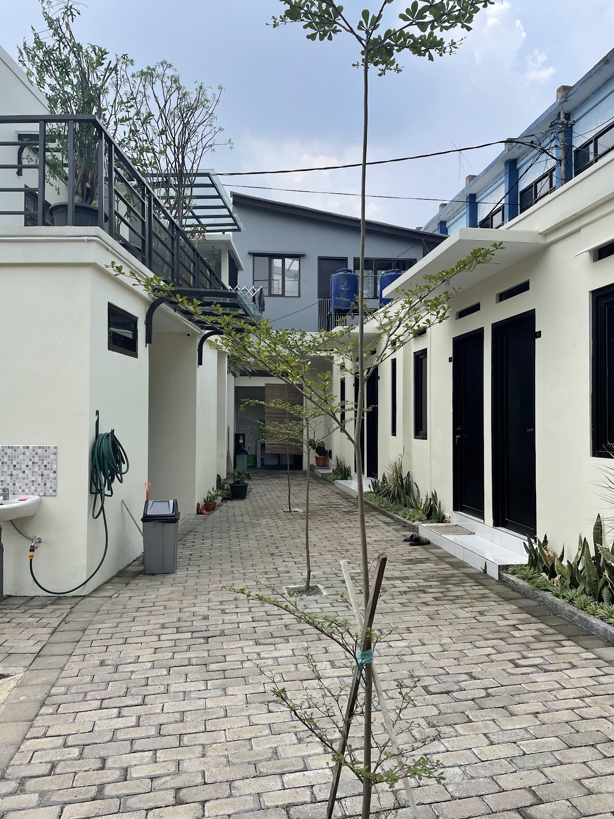 Properti terkait