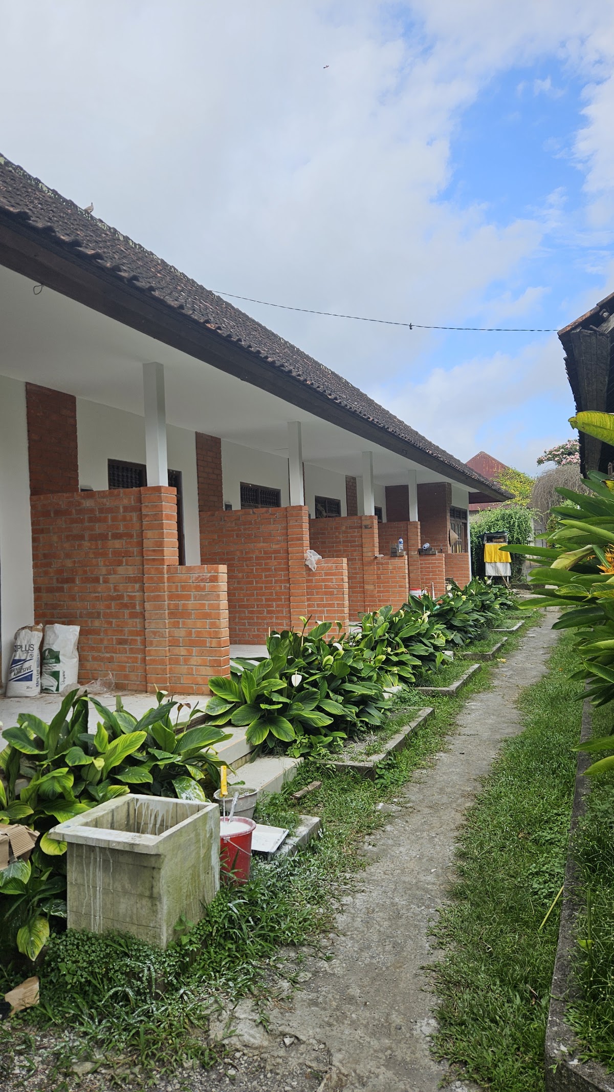 VIRA GARASI — kos di bali