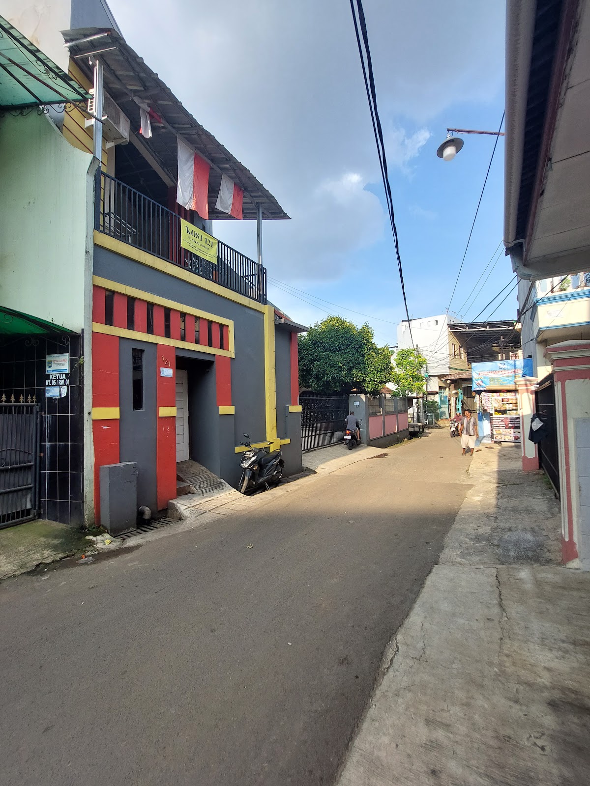 Kost 121 Jl Kramat — kos di depok