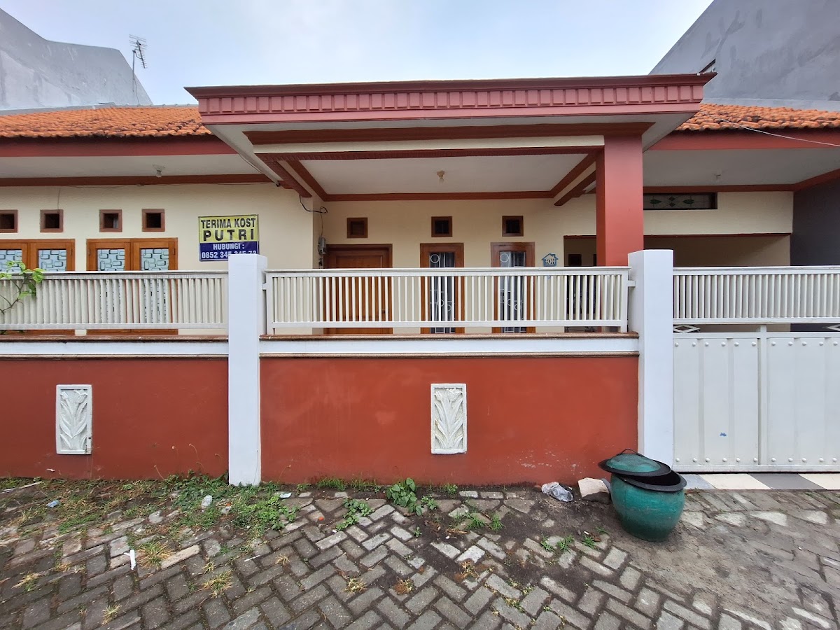 Kost Putri La Tahzan Malang — kos di malang