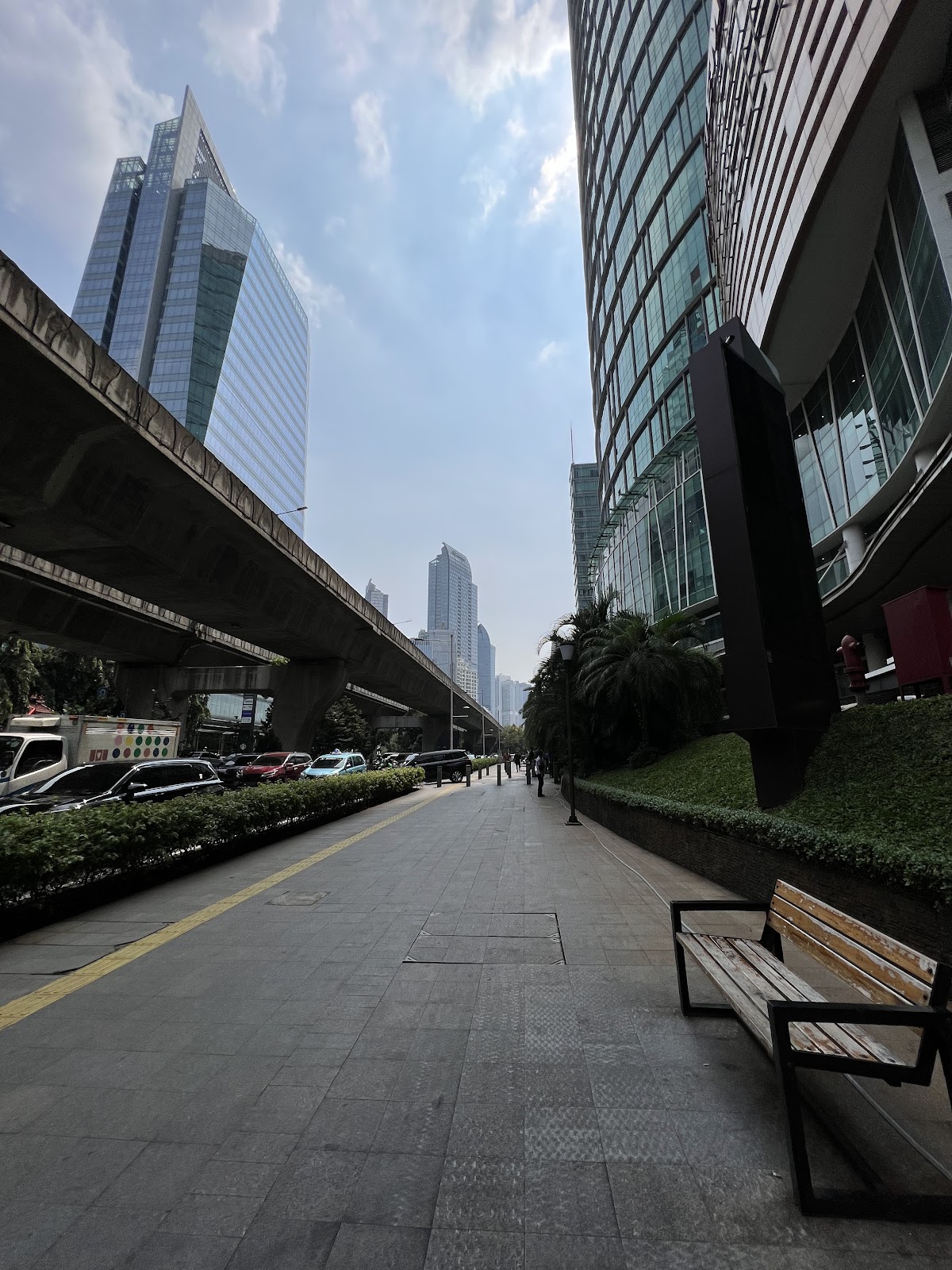 Apartemen Ambasador, Kuningan