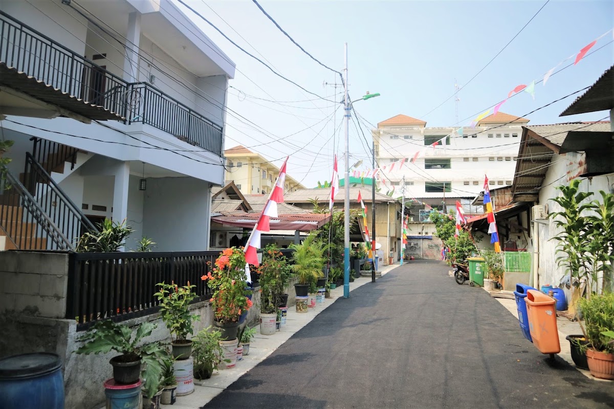 Rumah Kost Khusus Putri HJ Zura — kontrakan di jakarta