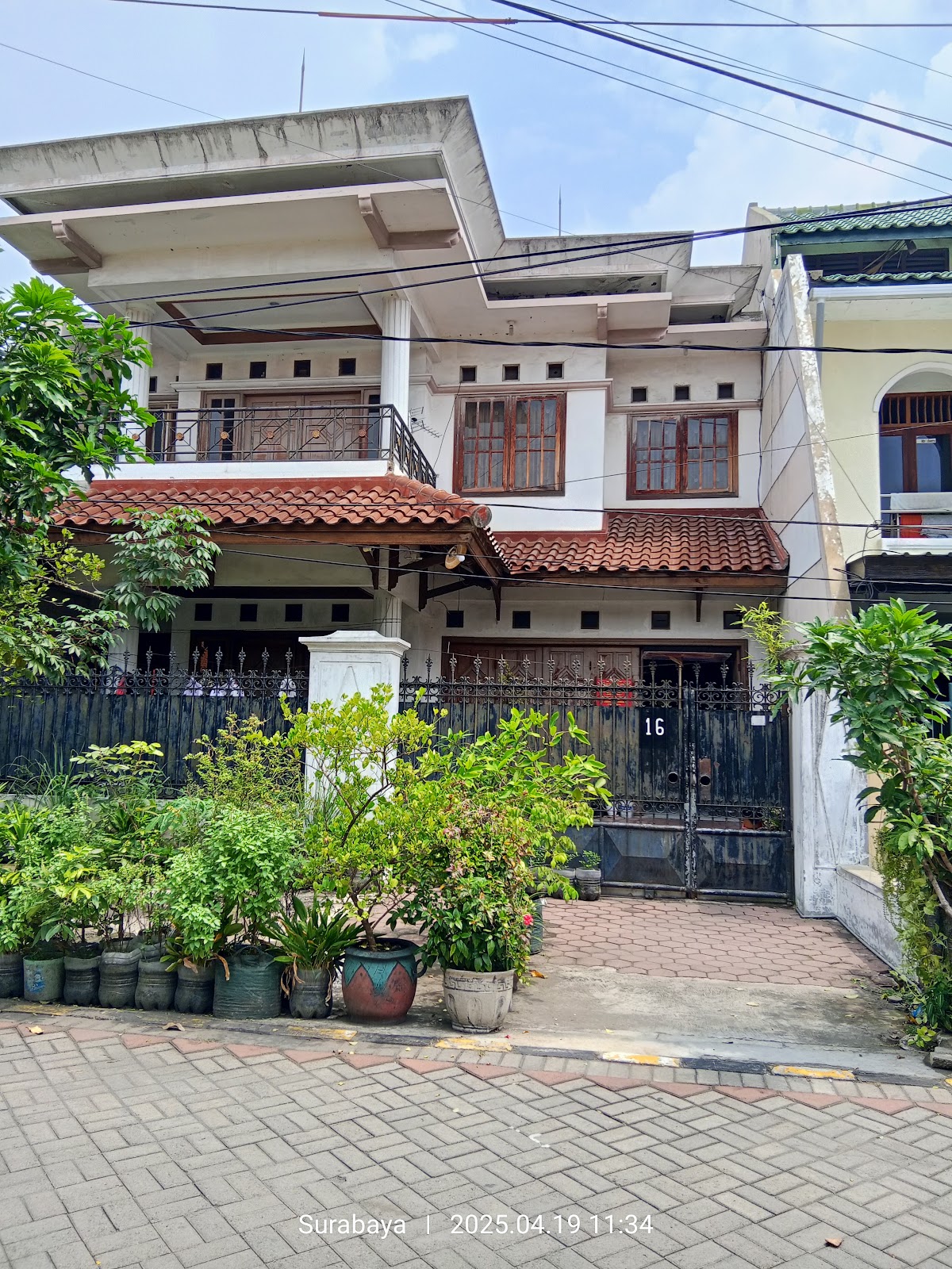Properti terkait