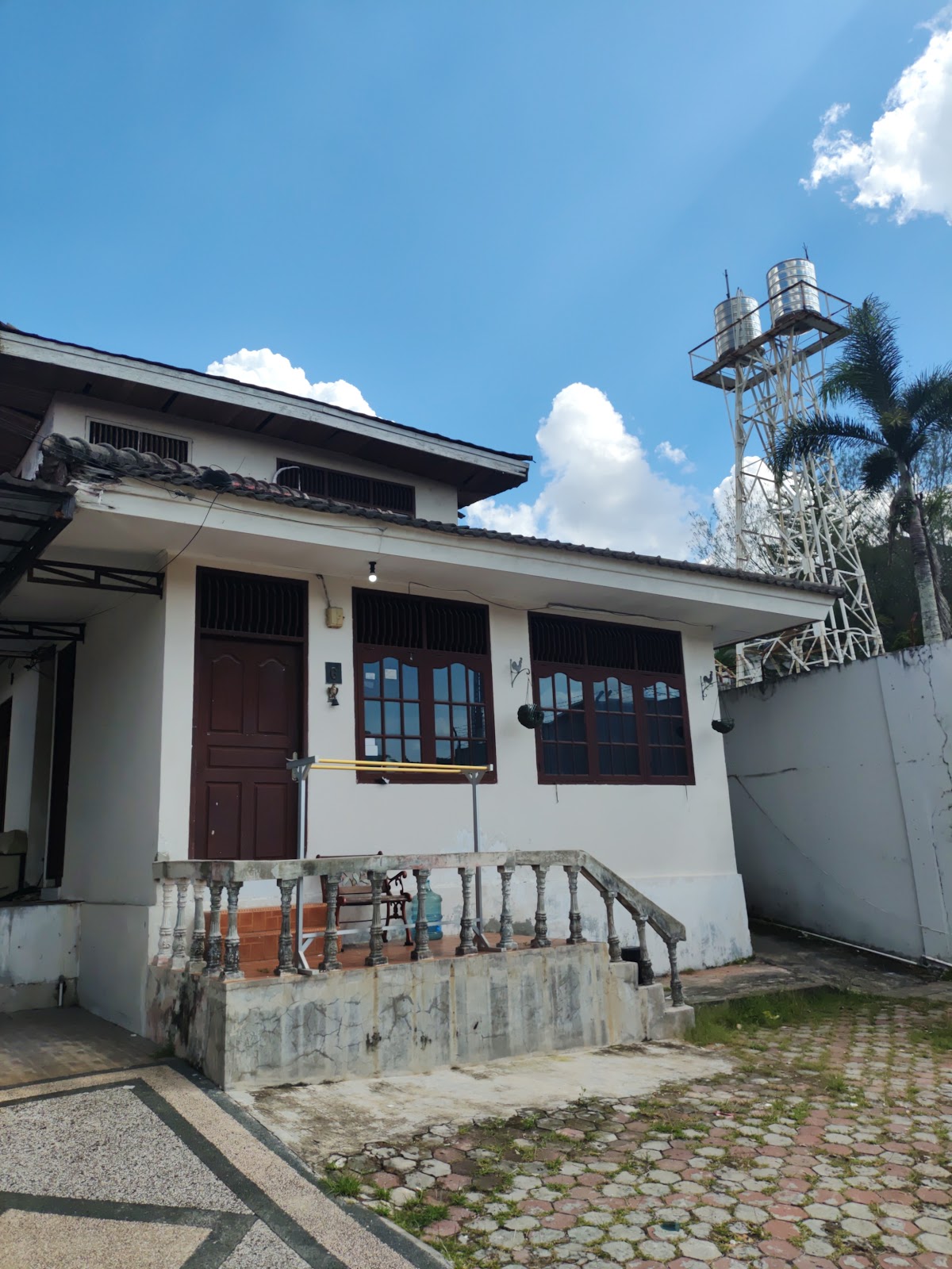 Properti terkait