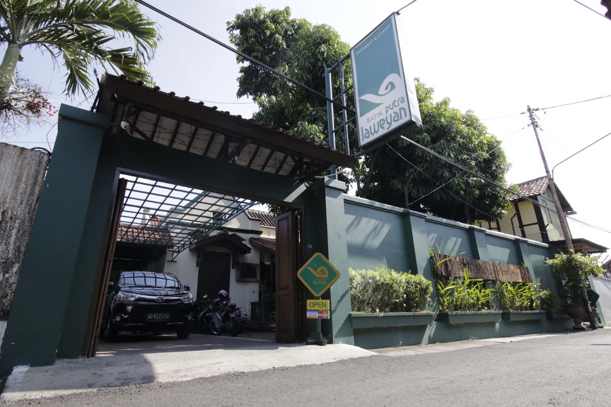 Batik Putra Laweyan — kos di solo