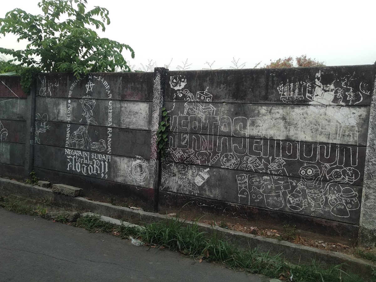 KONTRAKAN BU YATI — kontrakan di cirebon