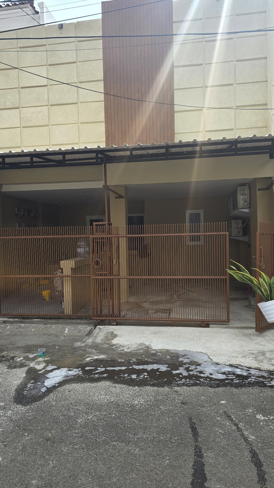 Kost Khusus Putri Livin' Gading — kos di jakarta