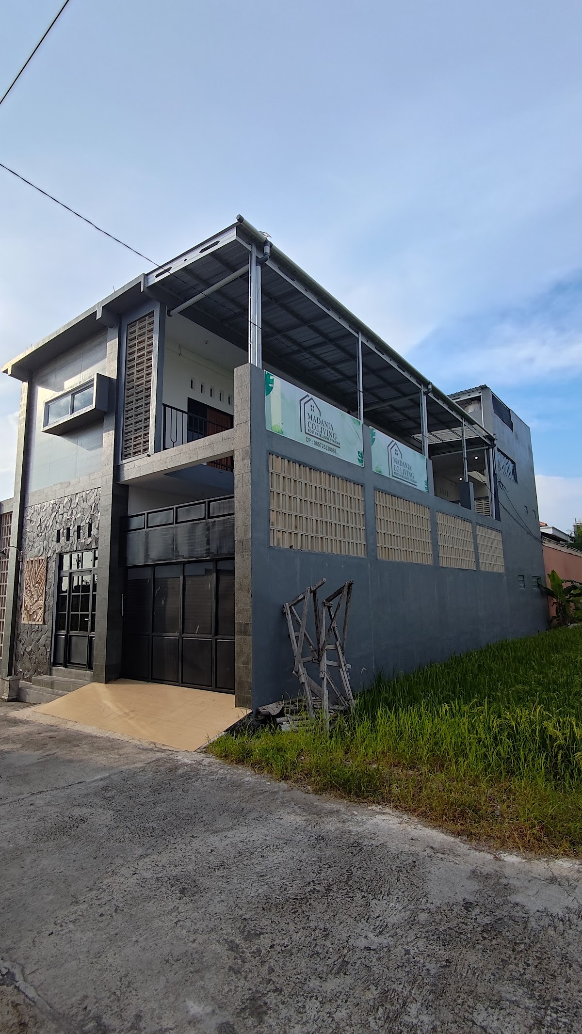 Madania Co. Living Kost Eksklusive Syariah