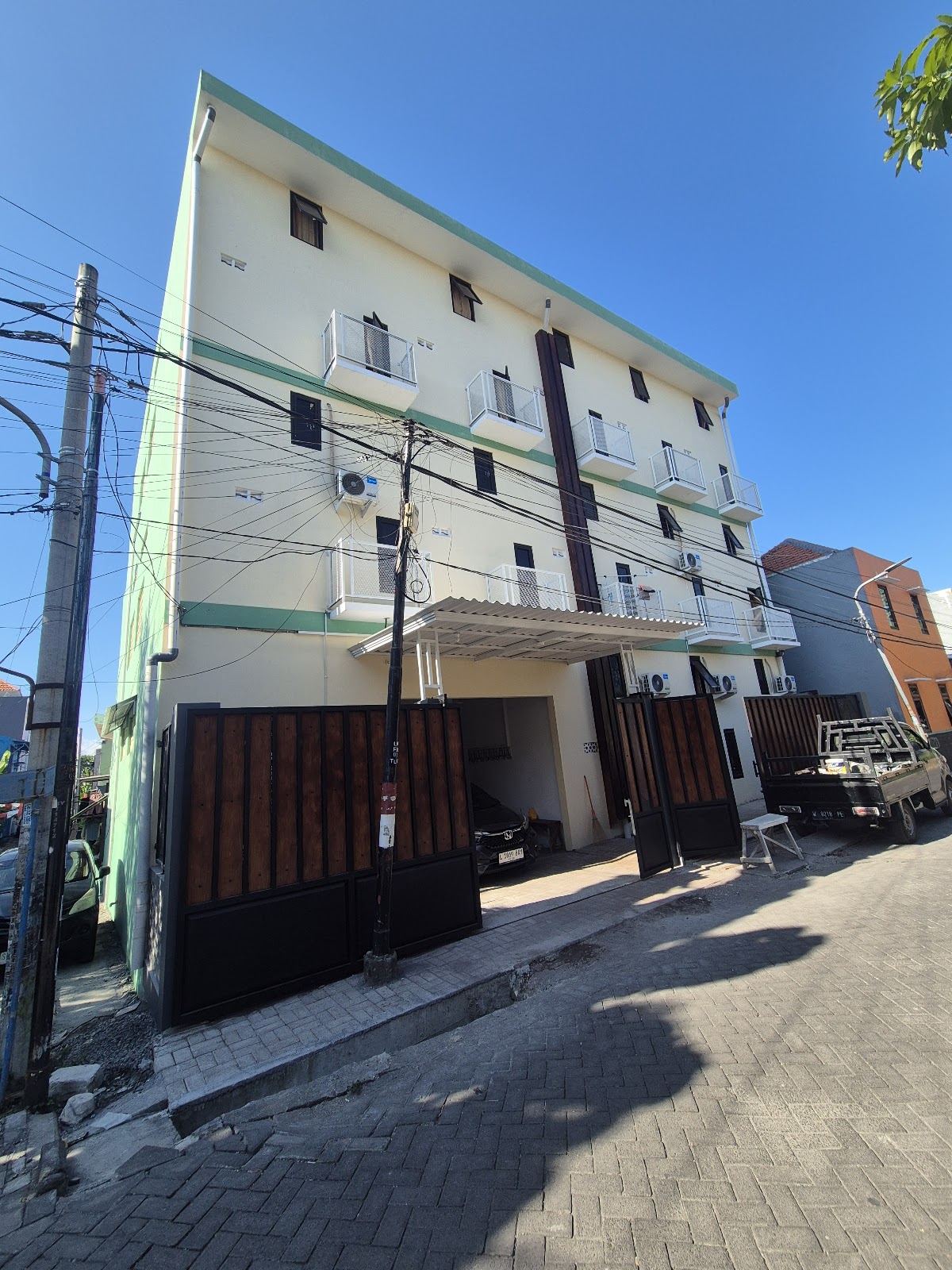 Properti terkait