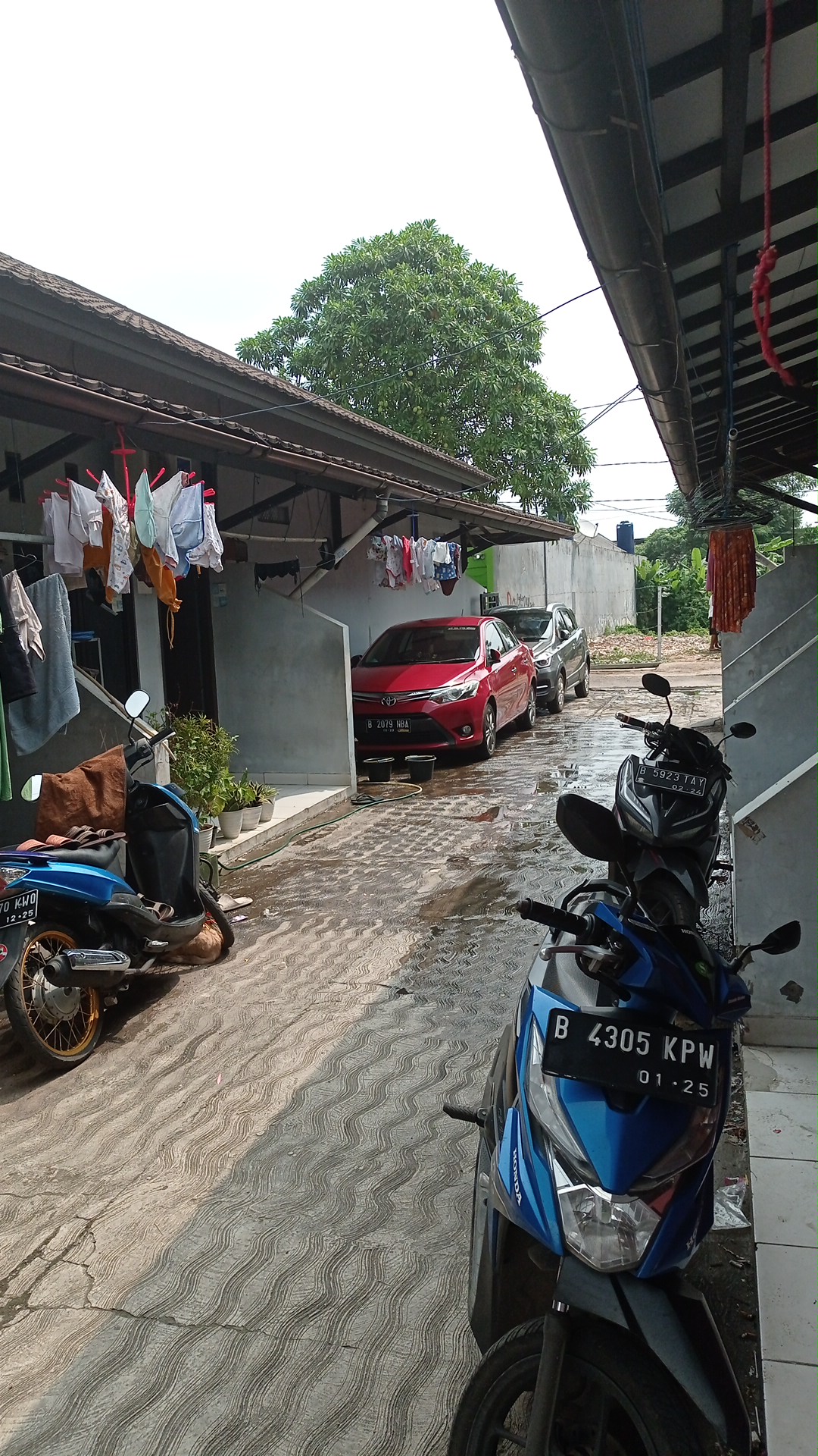Kontrakan abu-abu — kontrakan di bekasi