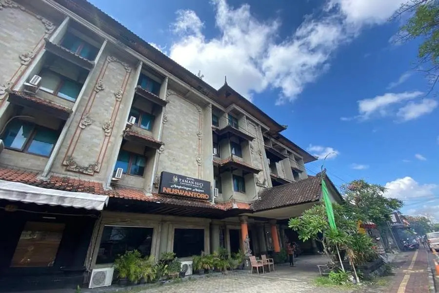 Taman Suci Hotel
