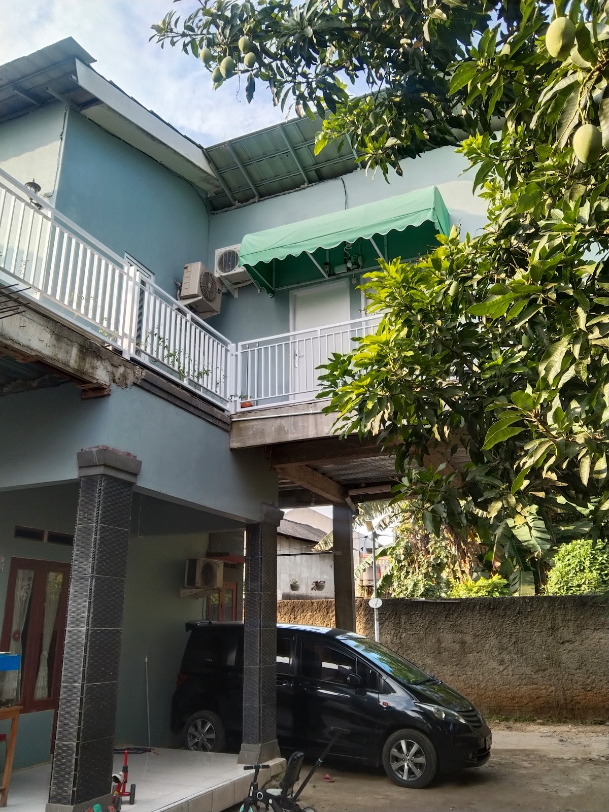 Properti terkait