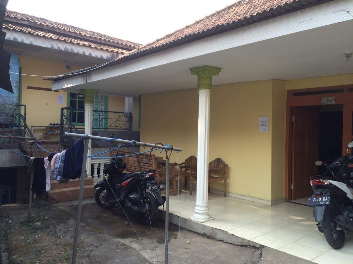 Kost Putra dan Putri Al Banat Sekaran Unnes — kos di semarang