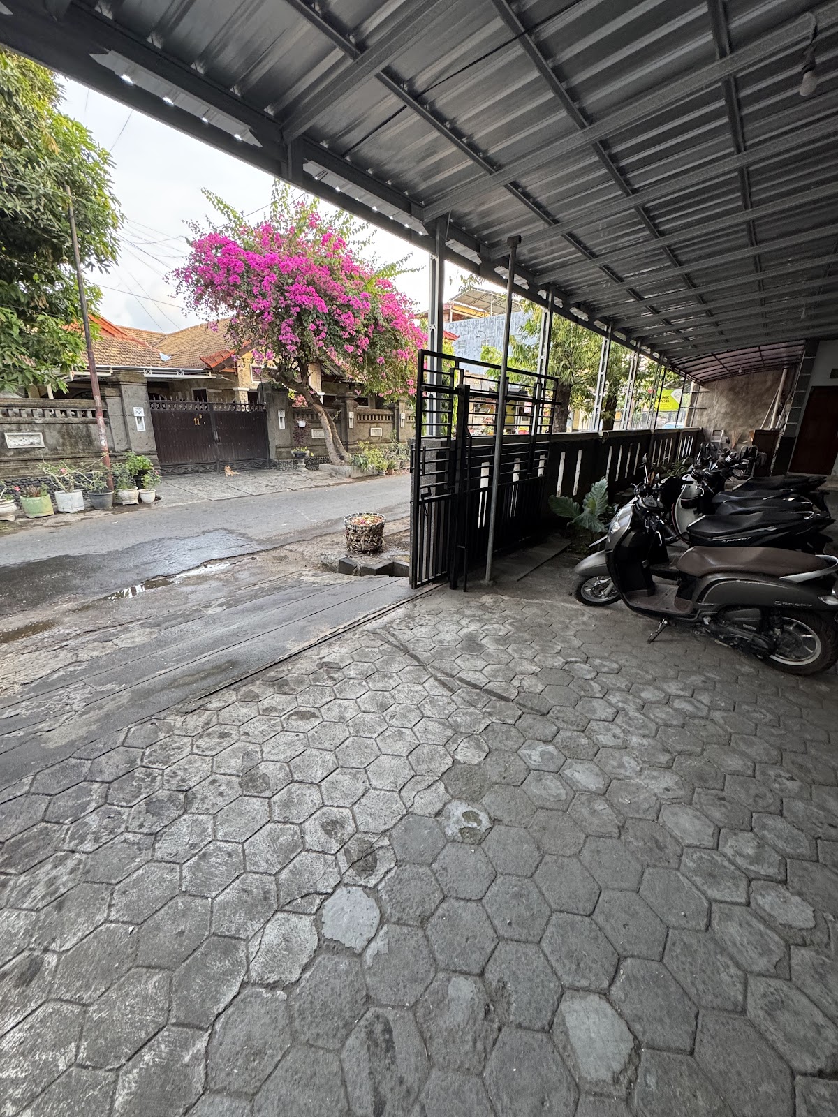 KOST MAMBO — kos di bali