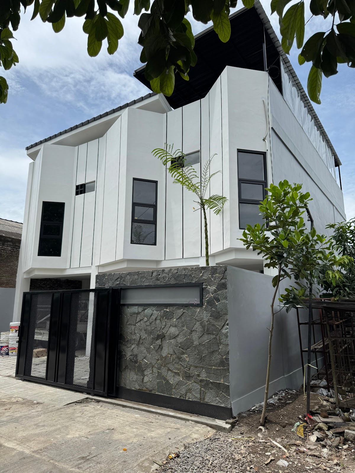 Wirayudha Living