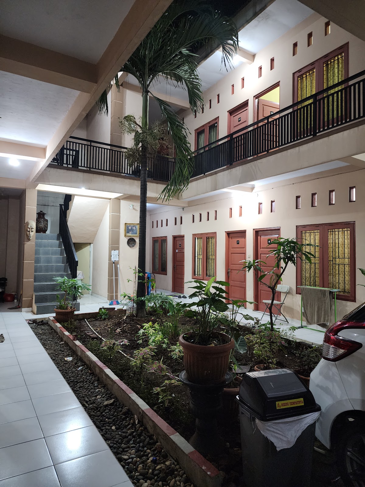 Kost Rengganis — kos di depok