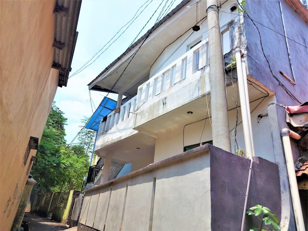 Kost Maura — kos di depok