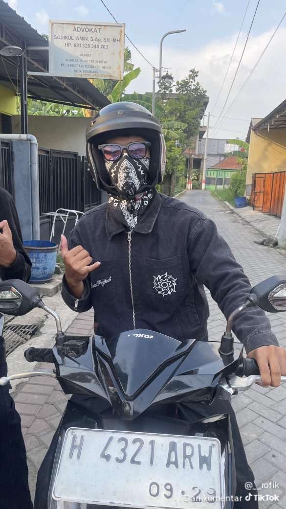 Kontrakan advokad — kontrakan di genuk