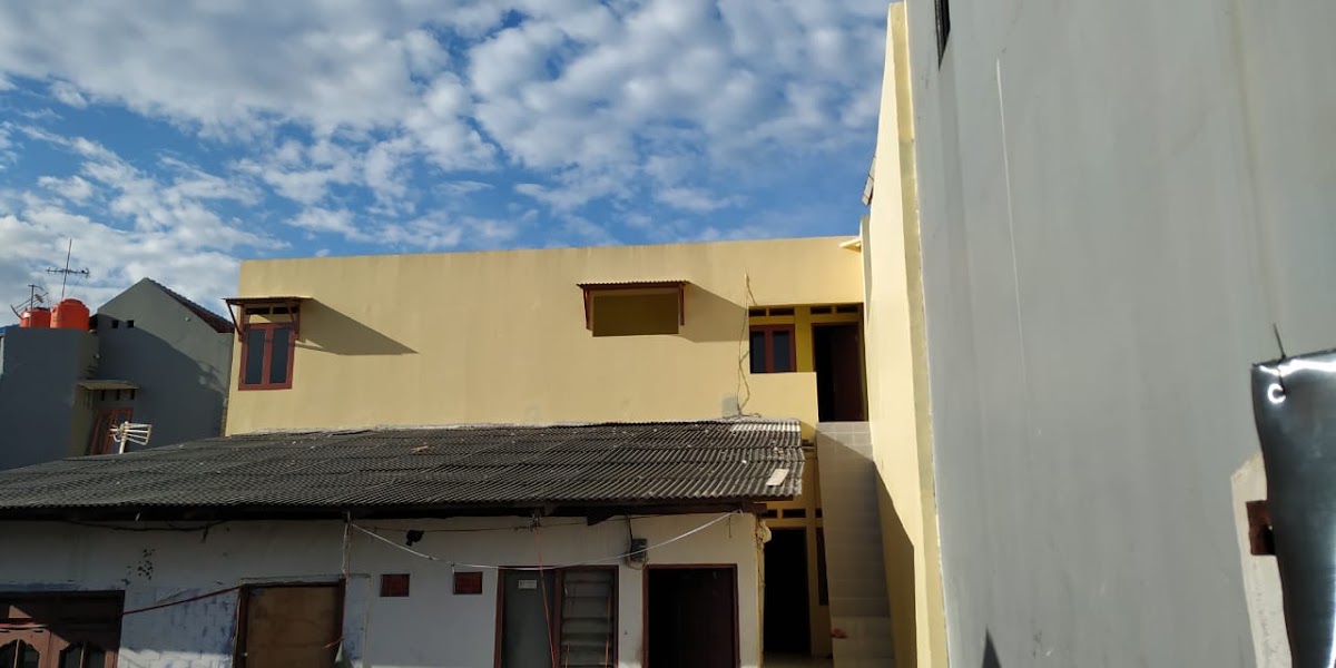 Kontrakan Rumah Kuning