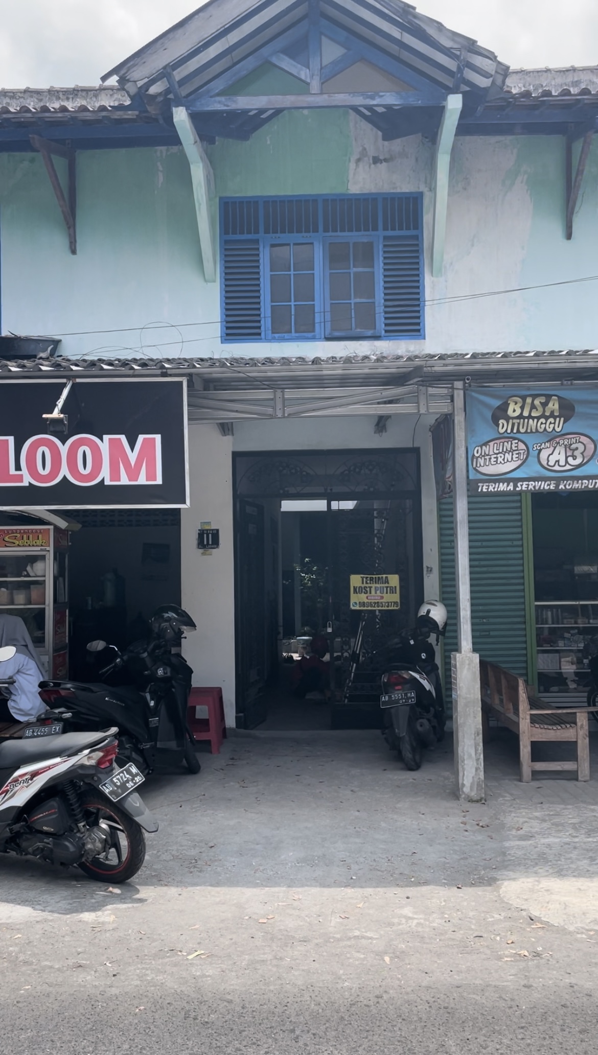 Blue house uii kost putri — kos di yogyakarta