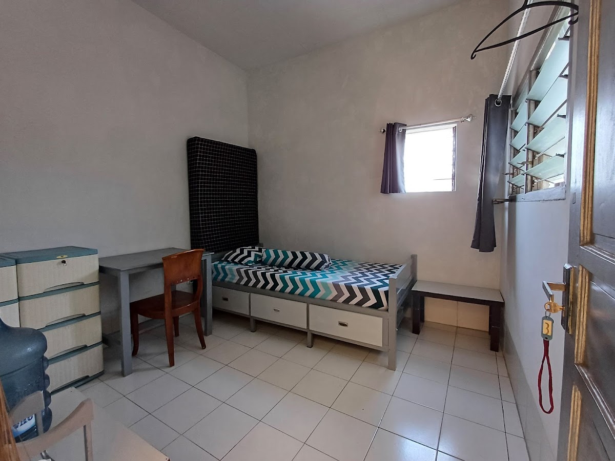 Kost Putra Singosari Riady Salon — kos di malang