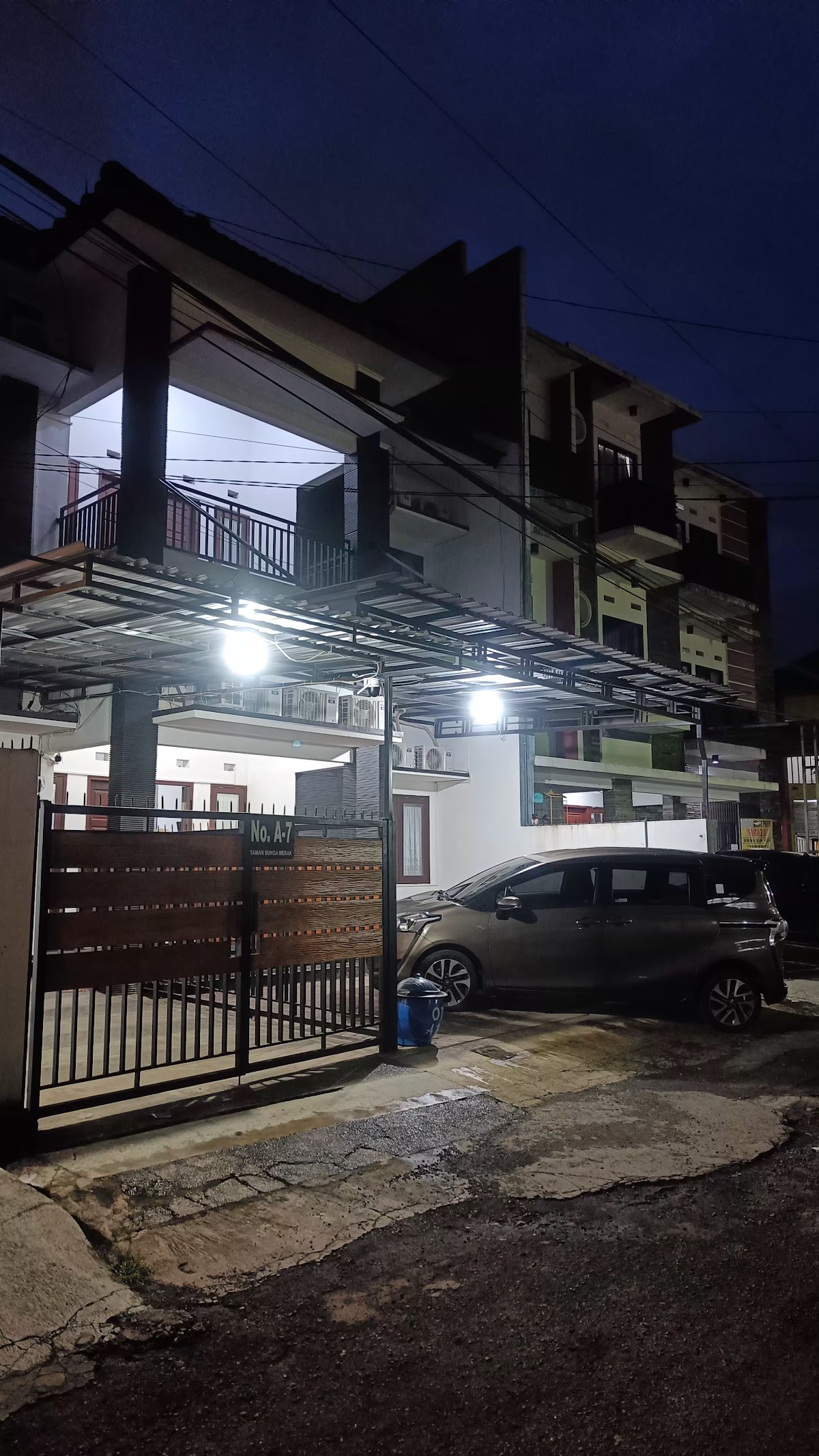 Kos Putra Eksekutif Omah Dewe — kos di malang