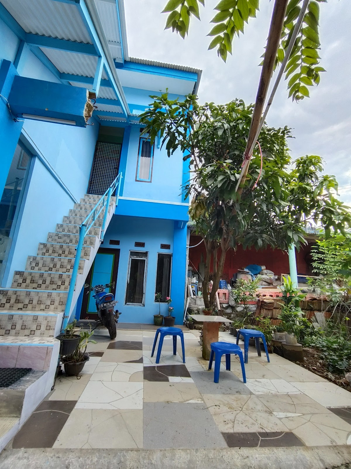 Kost/ Penginapan/ Transit istirahat SWJ Bahagia — kos di cihampelas