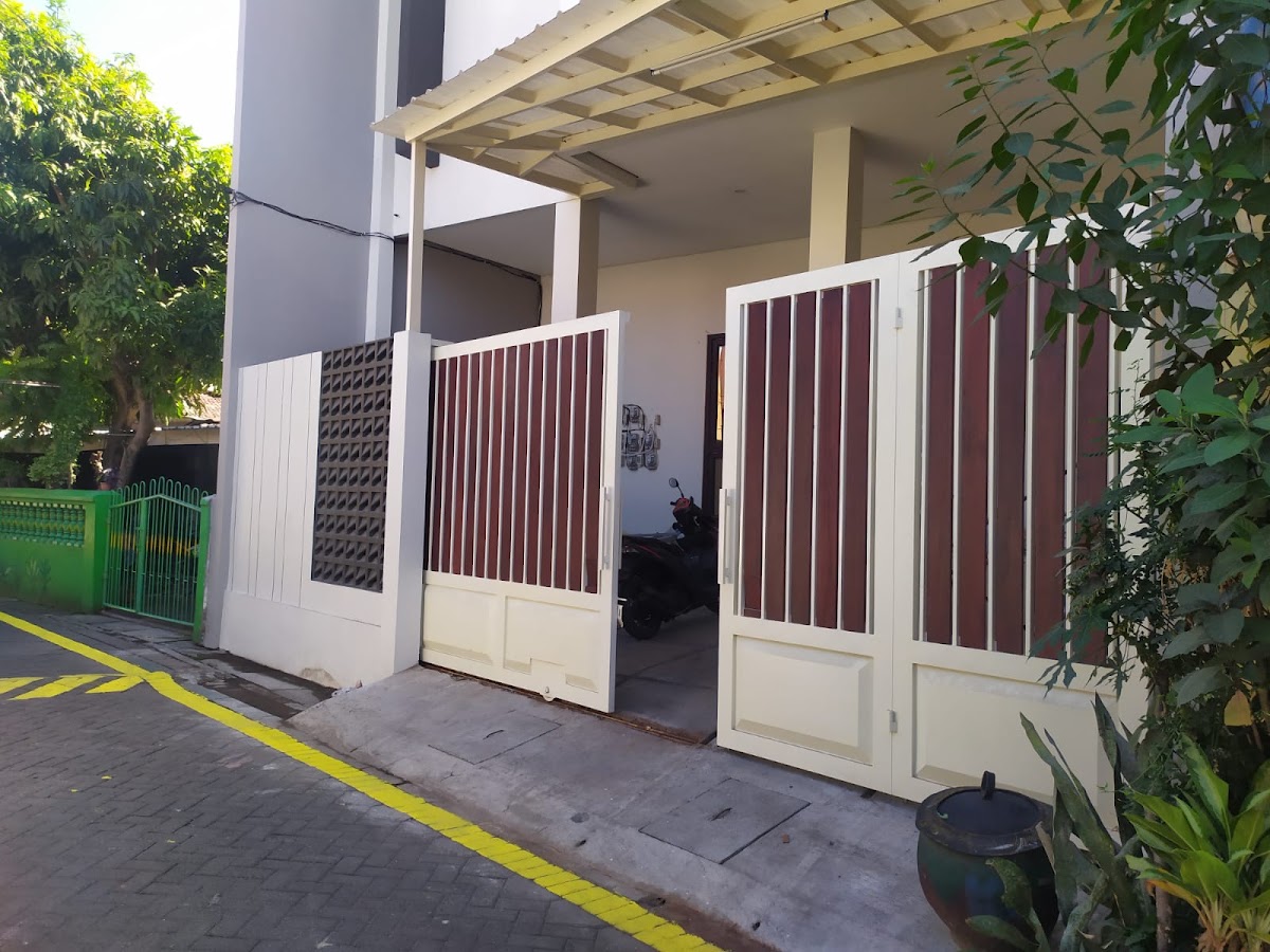 Amaryllis Rumah Kost Putri - Sewa di Wonokromo