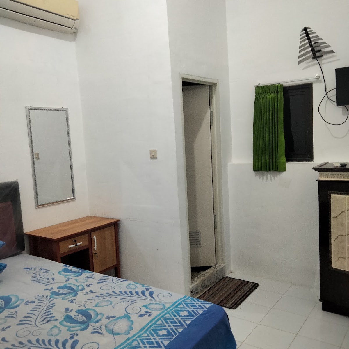 Kos Harian Mukhamat (Depan RSUD Dr. Soetomo, Graha Merta Surabaya) — kos di surabaya