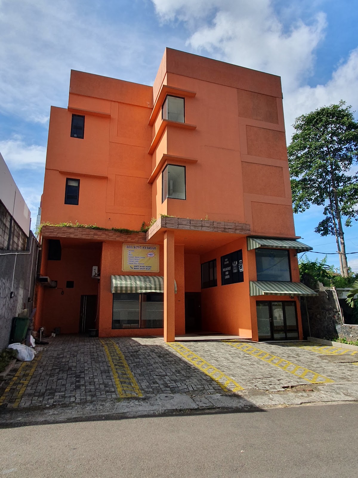 Properti terkait