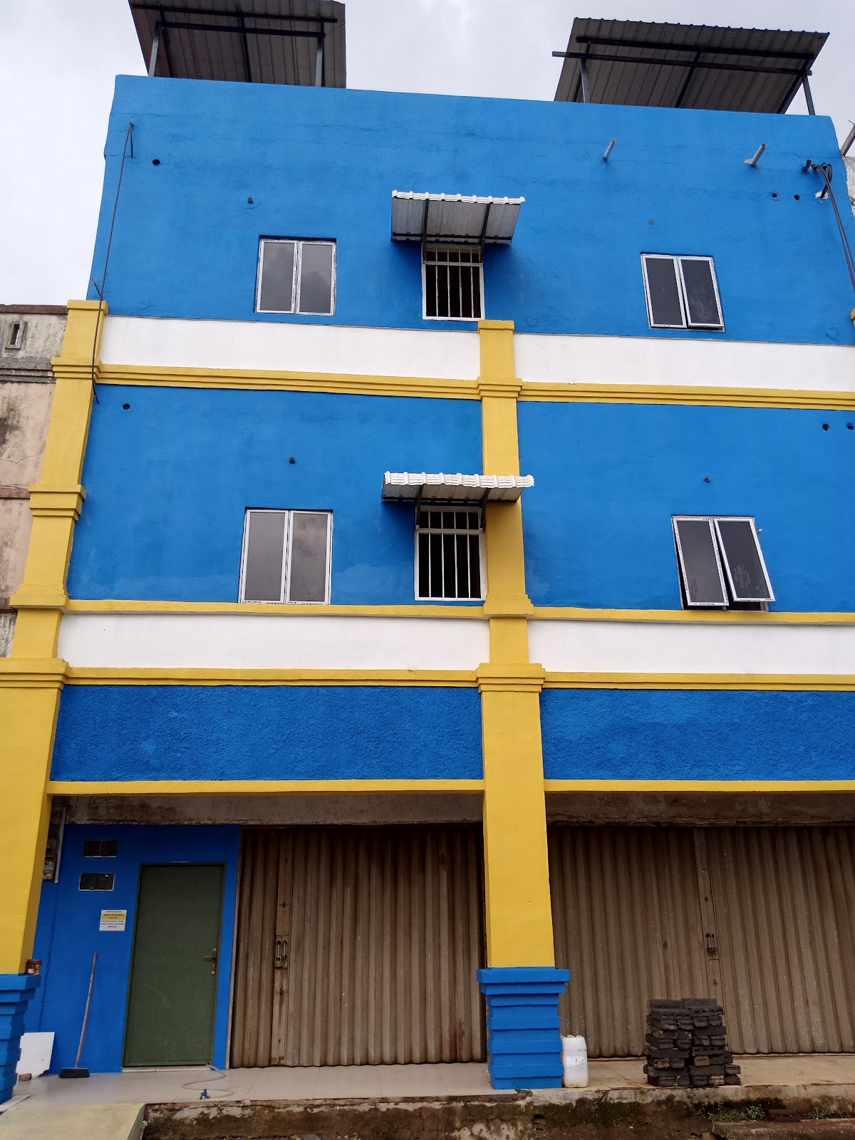 Properti terkait