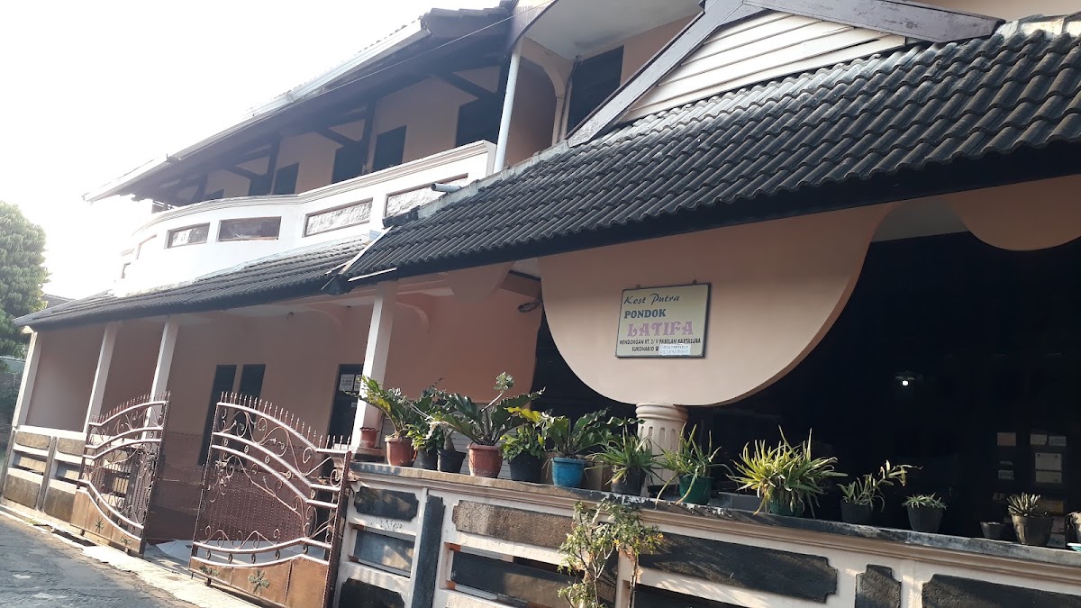 KOS PUTRA Pondok Latifah UMS — kos di solo