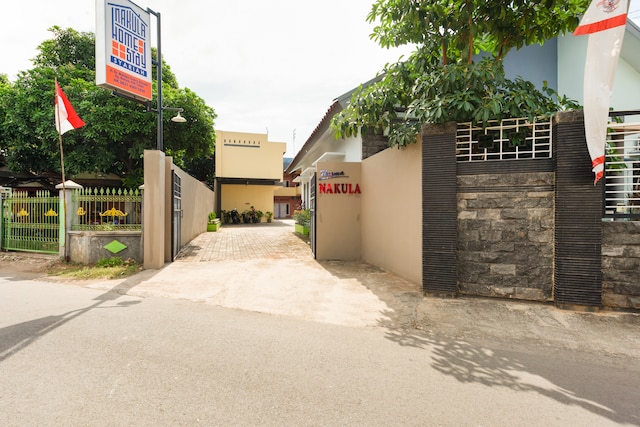RedDoorz Syariah near RSUD Tuban - Sewa di Tuban