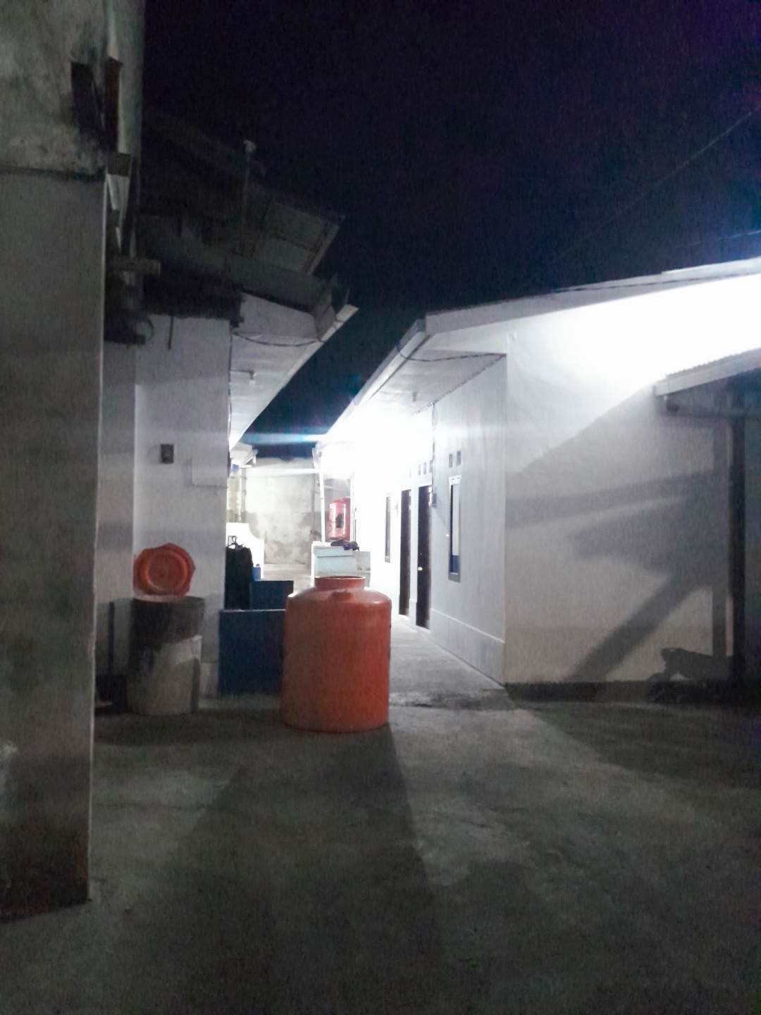 KONTRAKAN BIRU PUTIH — kontrakan di bali