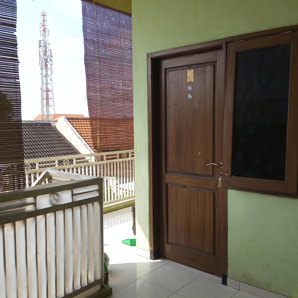 Properti terkait