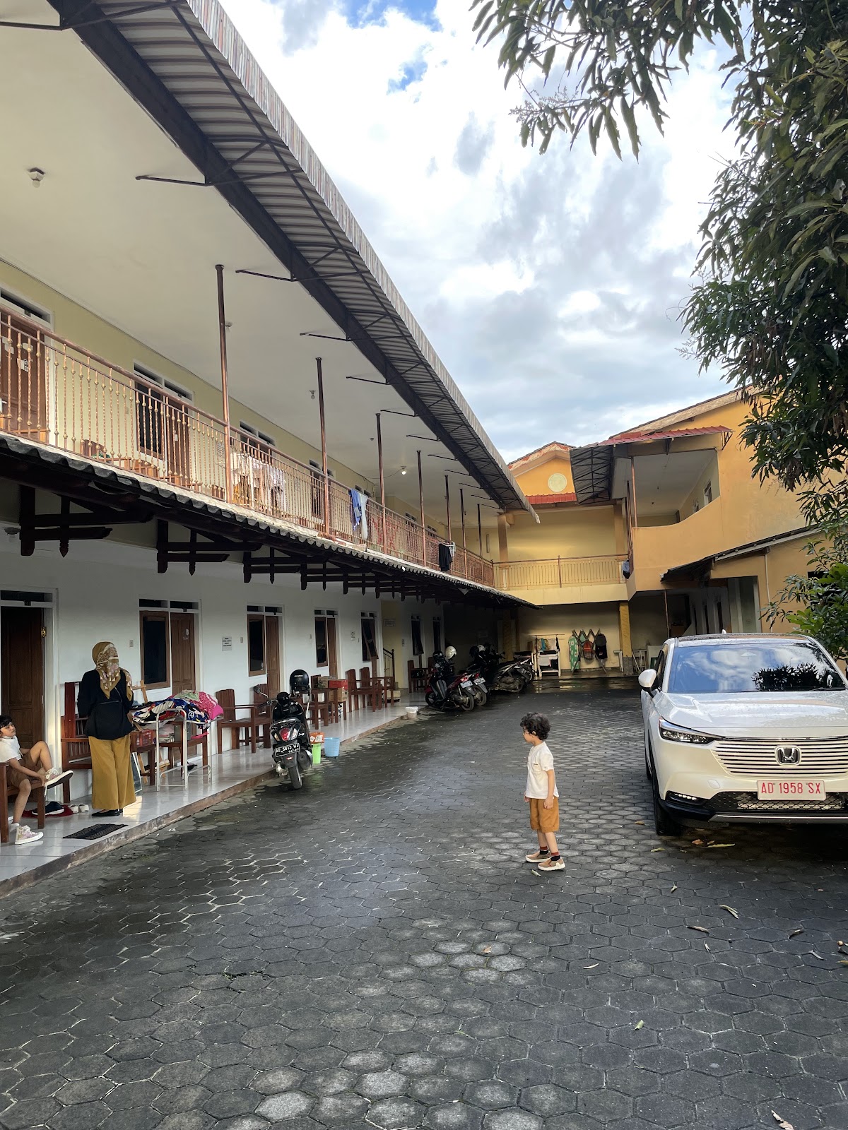 Kost Putri Bu Mala Jogja-Kaliurang (+ Wifi )