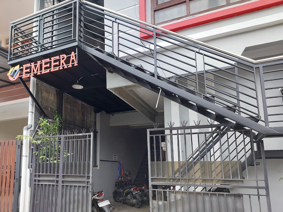 KOST PUTRI EMEERA