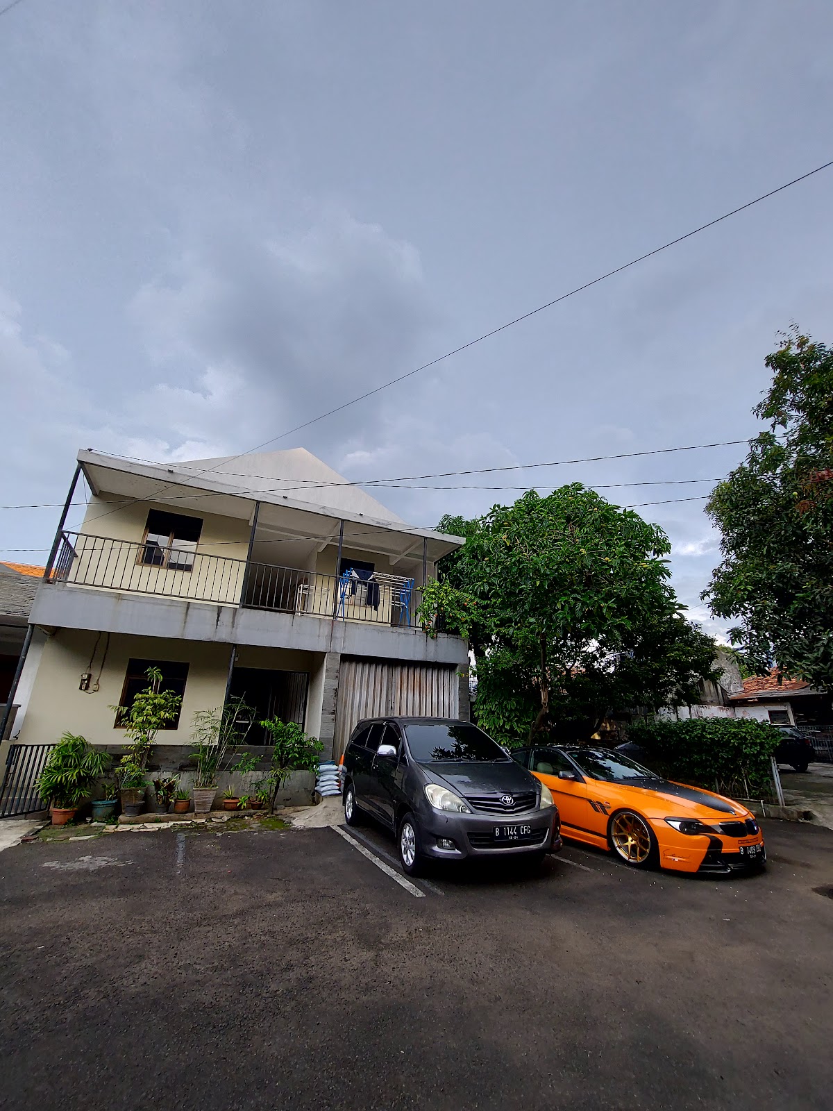 Kost Haji Suratno ( pria / wanita ) — kos di tangerang