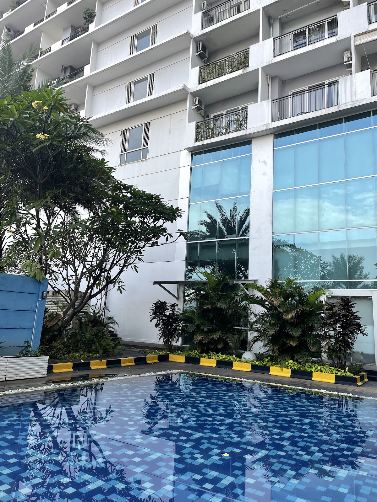 Apartemen Ambassade Residences
