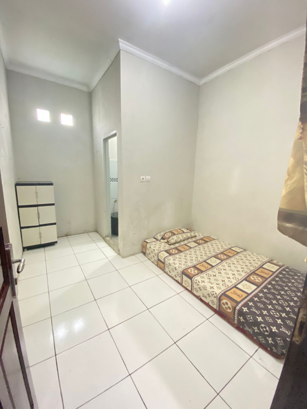 Kost Putra Pak Zuhri — kos di jakarta
